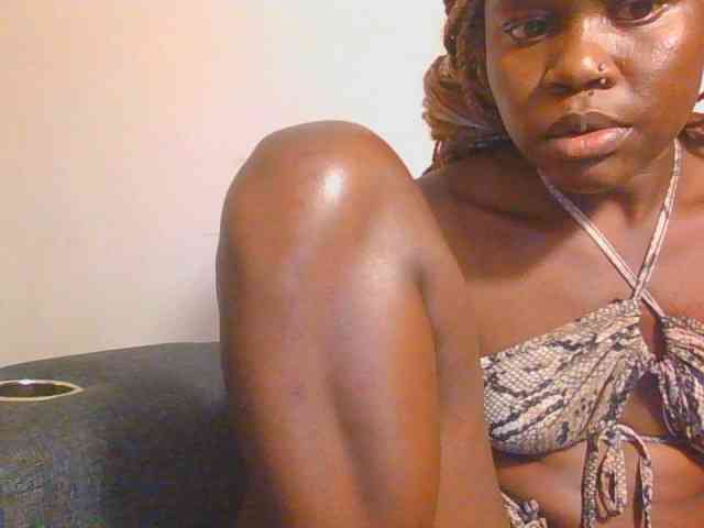 Midnightwhisper01 webcam