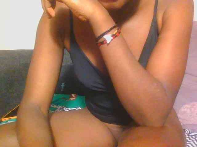 Midnightwhisper01 webcam