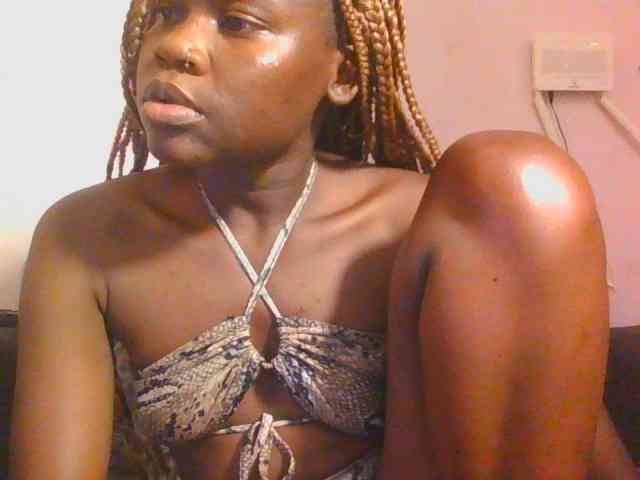 Midnightwhisper01 webcam