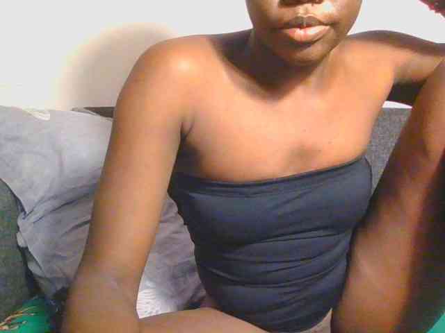 Midnightwhisper0... Live Webcam on BongaCams