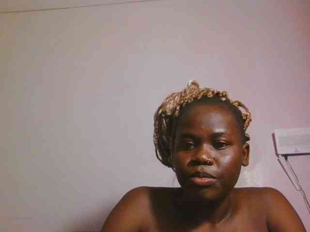 Midnightwhisper01 webcam