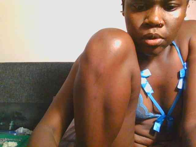 Midnightwhisper01 webcam