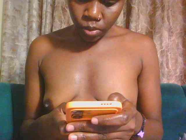 Midnightwhisper01 webcam