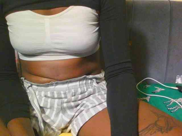 Midnightwhisper01 webcam