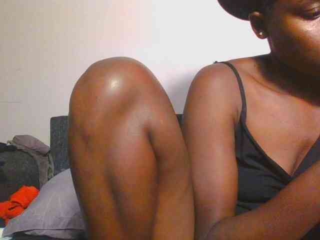 Midnightwhisper01 webcam