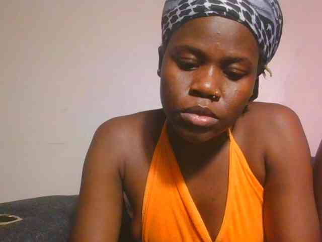 Midnightwhisper01 webcam