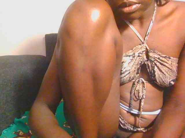 Midnightwhisper01 webcam