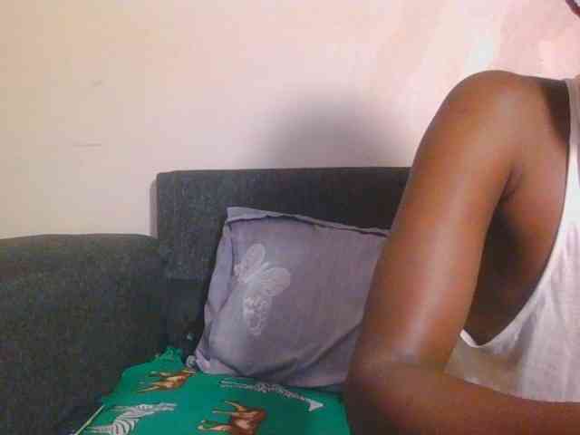 Midnightwhisper0... Live Webcam on BongaCams