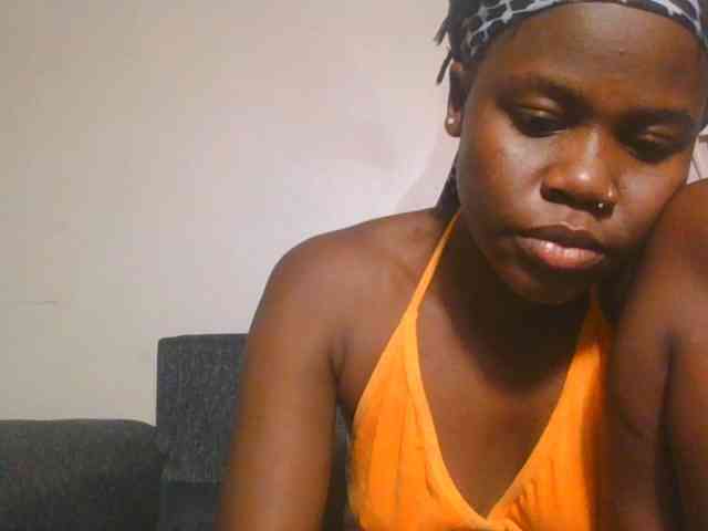 Midnightwhisper01 webcam