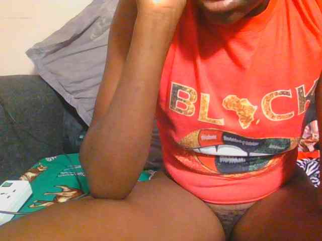 Midnightwhisper01 webcam