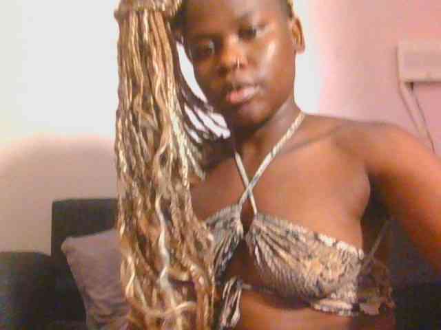 Midnightwhisper01 webcam