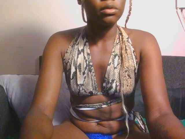 Midnightwhisper0... Live Webcam on BongaCams