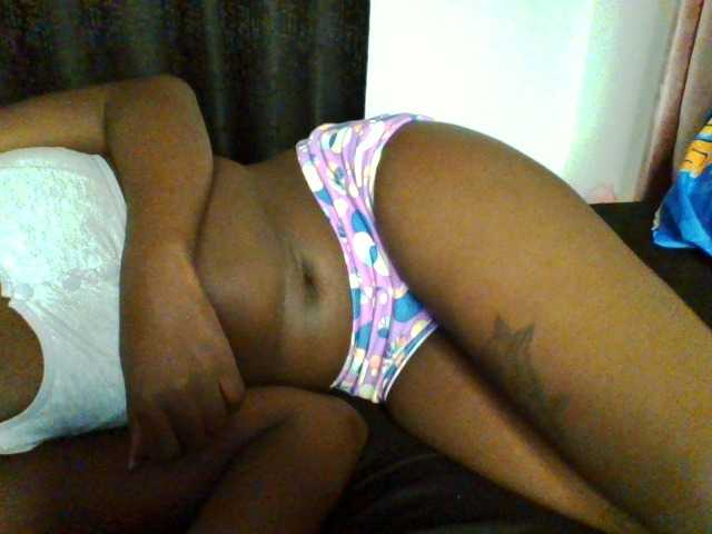 Bebes22 live cam on BongaCams