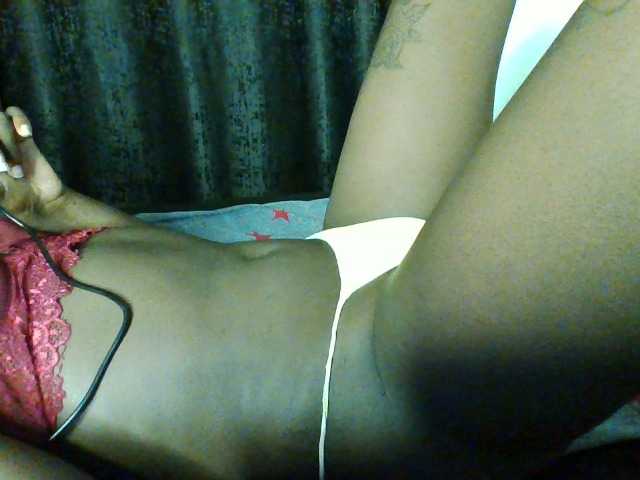 Bebes22 live cam on BongaCams