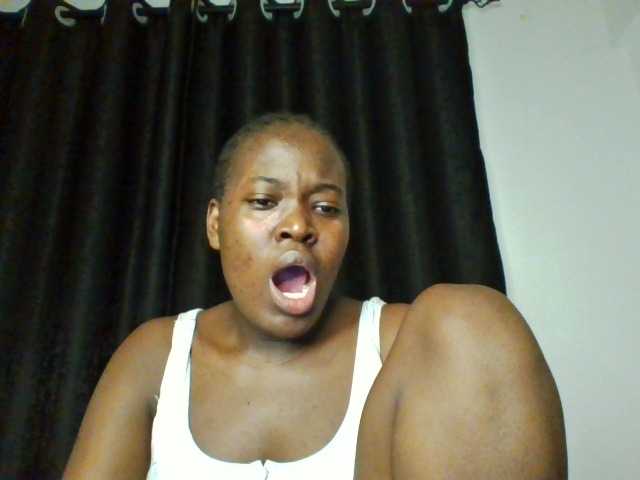 Bebes22 live cam on BongaCams