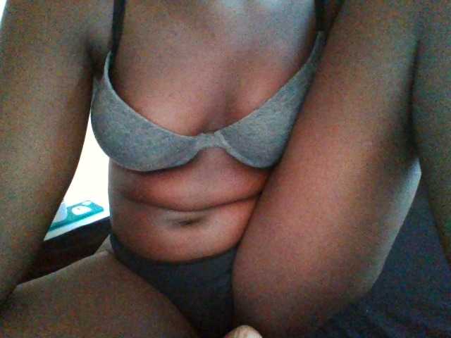 Bebes22 live cam preview