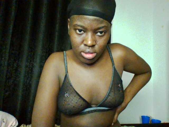 Bebes22 live cam on BongaCams