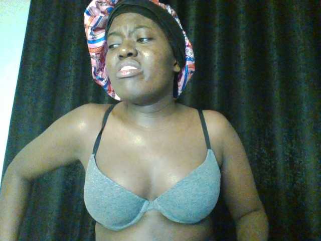 Bebes22 live cam on BongaCams
