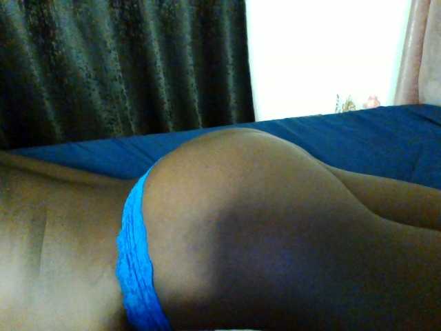Bebes22 live cam on BongaCams