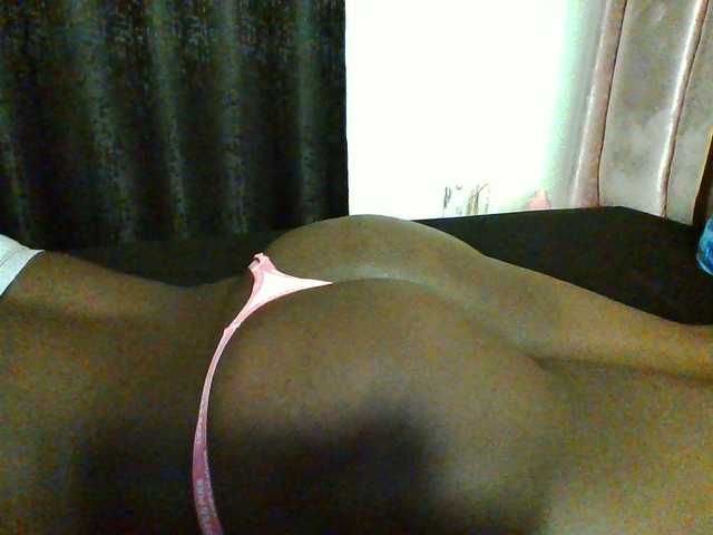 Bebes22 live cam on BongaCams
