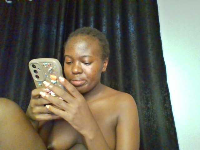 Bebes22 live cam on BongaCams