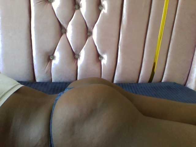 Bebes22 live cam on BongaCams