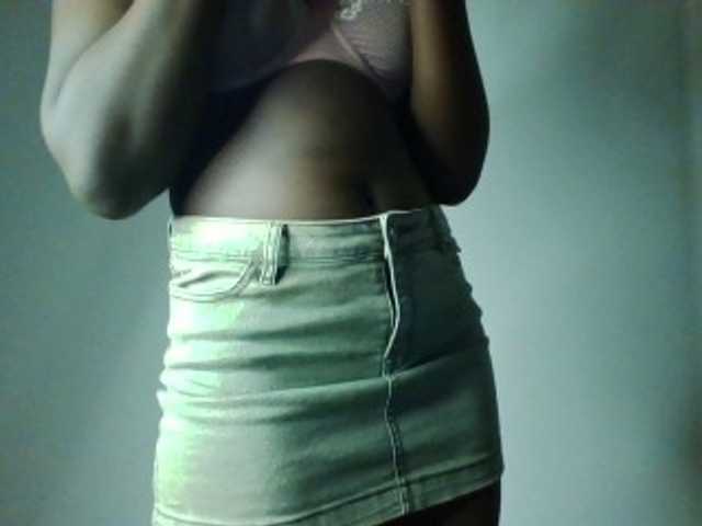 Bebes22 live cam on BongaCams