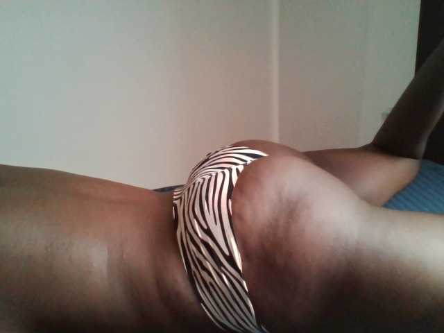 Bebes22 live cam on BongaCams