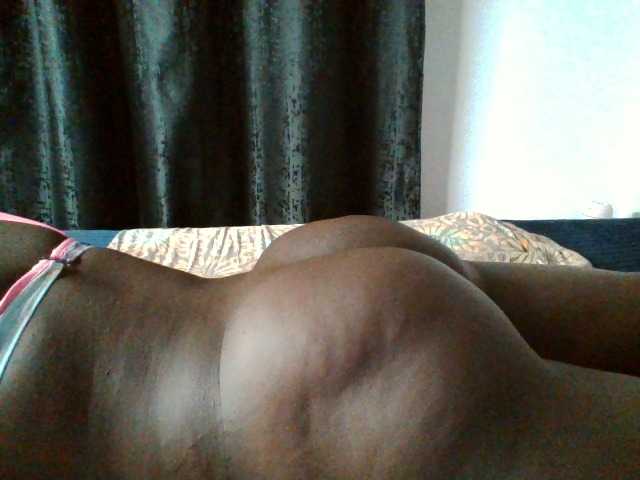 Bebes22 live cam on BongaCams