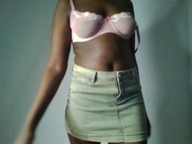 Bebes22 live cam on BongaCams