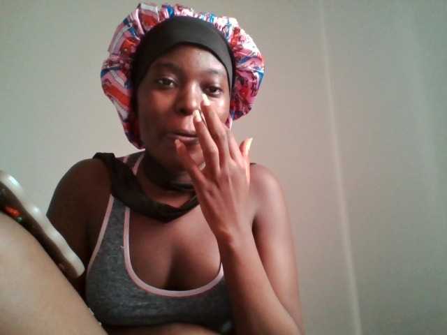 Bebes22 live cam on BongaCams