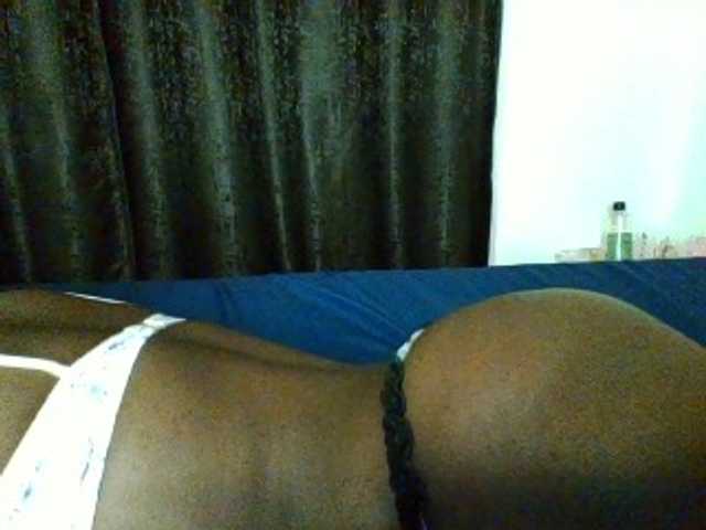 Bebes22 live cam on BongaCams