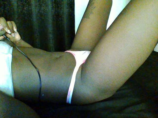 Bebes22 live cam on BongaCams