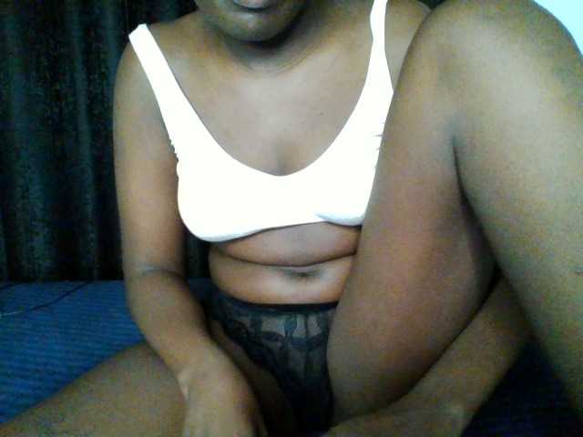 Bebes22 live cam on BongaCams