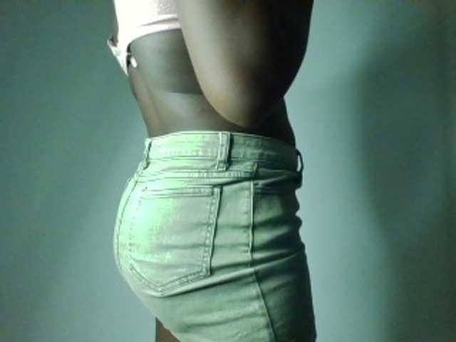 Bebes22 live cam on BongaCams