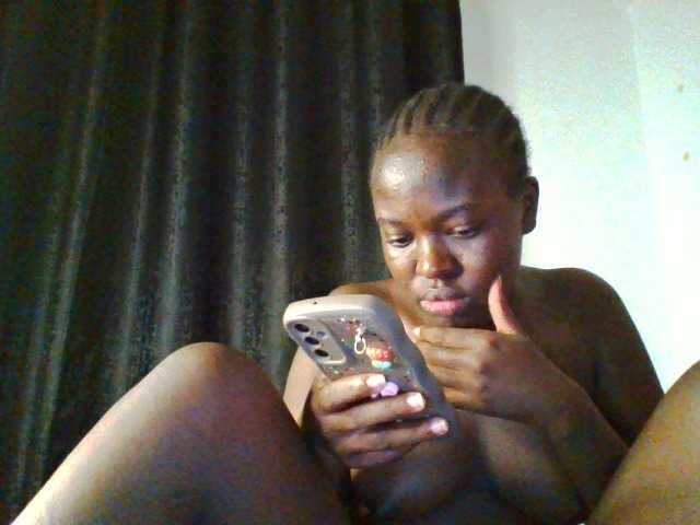 Bebes22 live cam on BongaCams