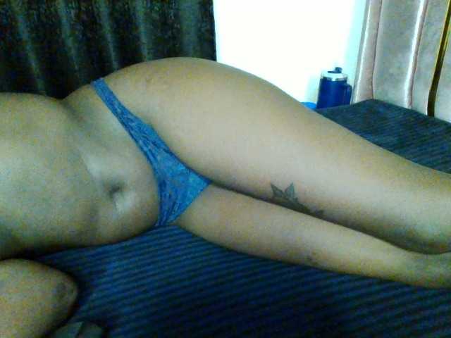 Bebes22 live cam on BongaCams