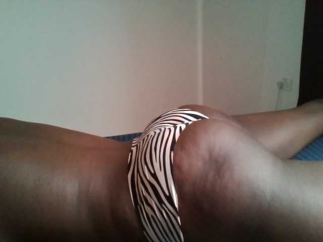Bebes22 live cam on BongaCams