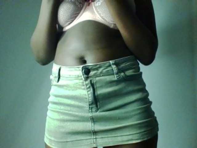 Bebes22 live cam on BongaCams