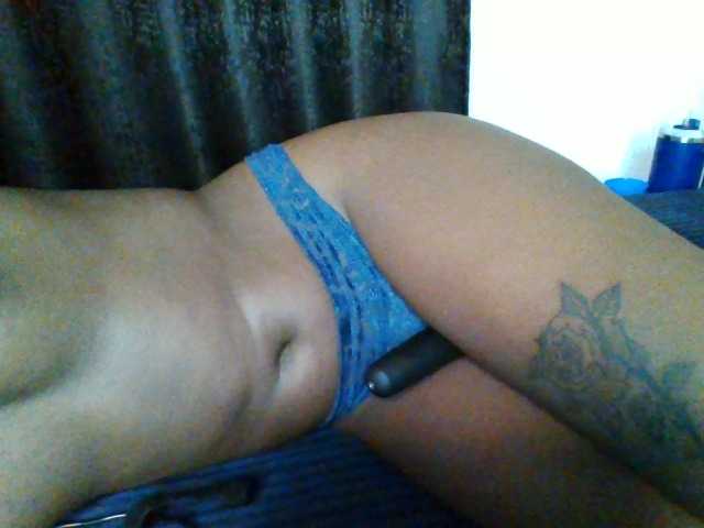 Bebes22 live cam on BongaCams