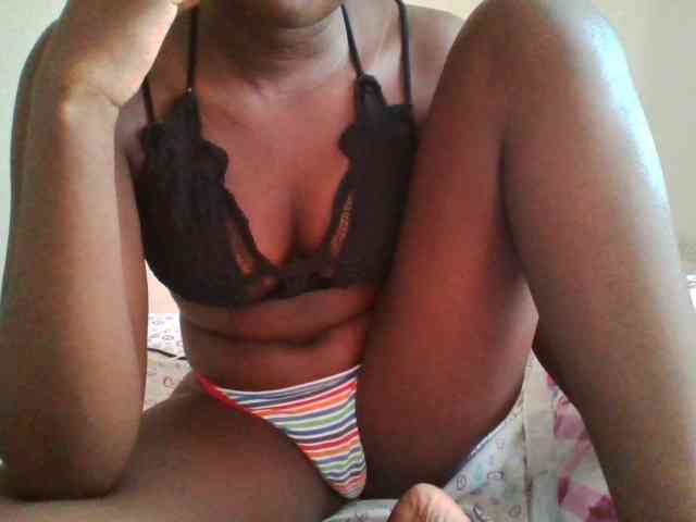 Bebes22 Live Webcam on BongaCams