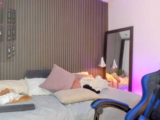 lizzarobert live cam on BongaCams