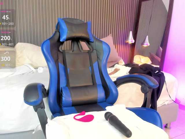 lizzarobert live cam on BongaCams