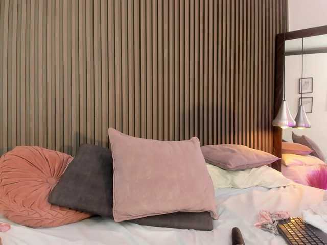 lizzarobert live cam on BongaCams