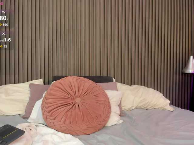 lizzarobert live cam on BongaCams