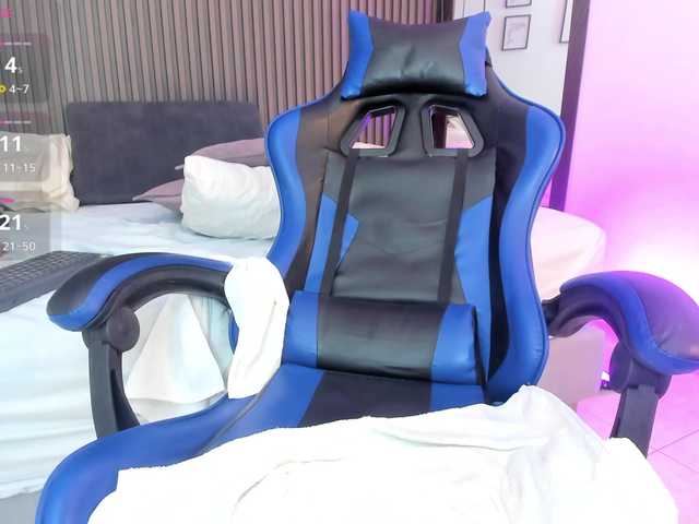 lizzarobert live cam on BongaCams