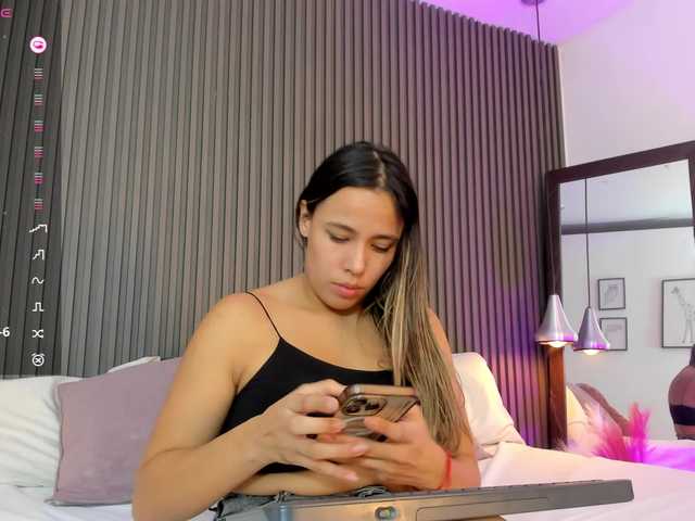 lizzarobert live cam on BongaCams
