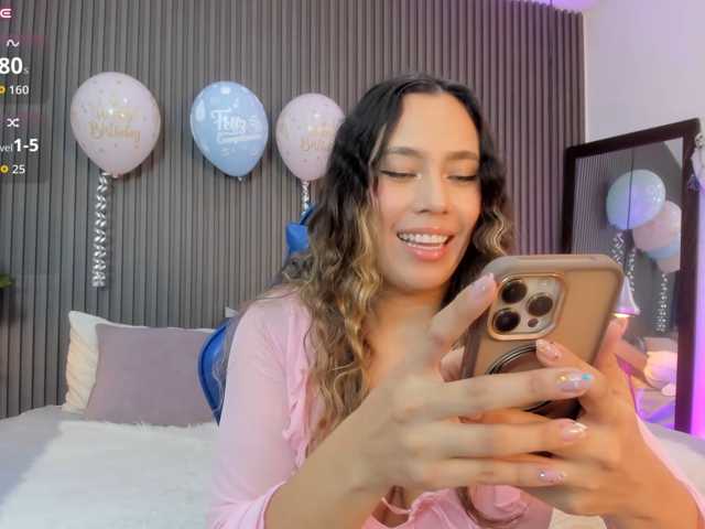 lizzarobert live cam on BongaCams