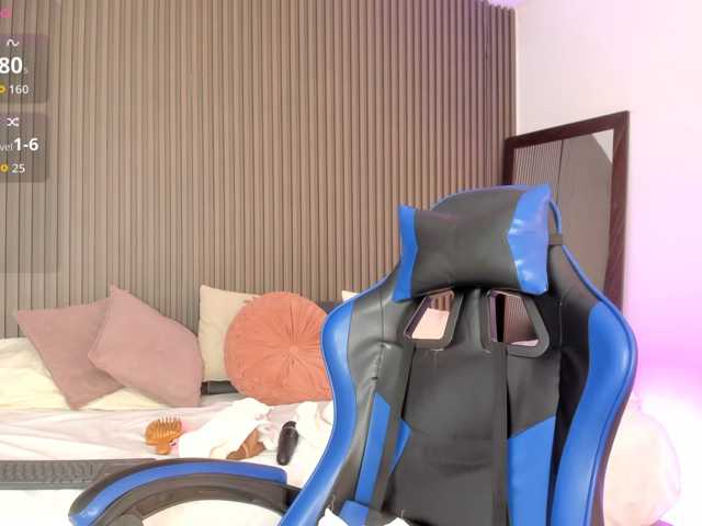 lizzarobert live cam on BongaCams