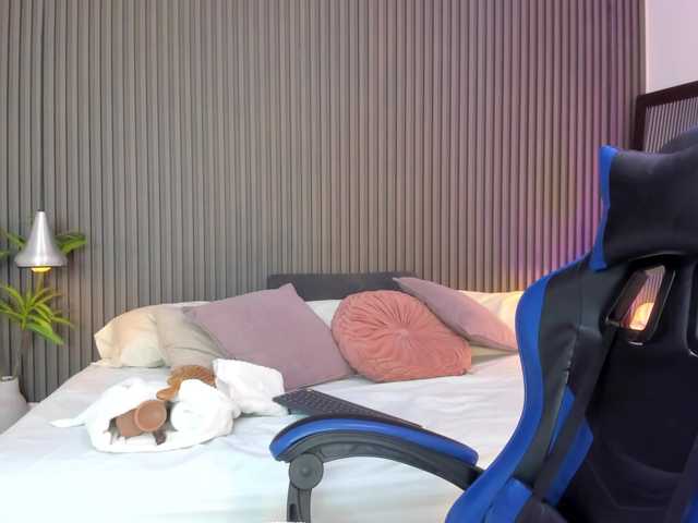 lizzarobert